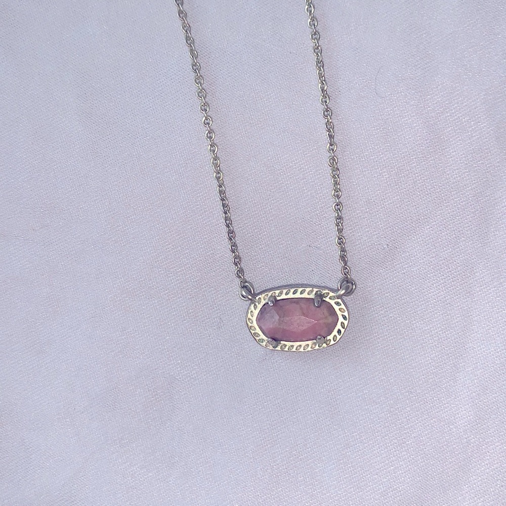 Kendra Scott necklace